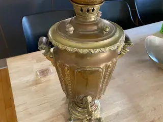 Samovar i messing sælges