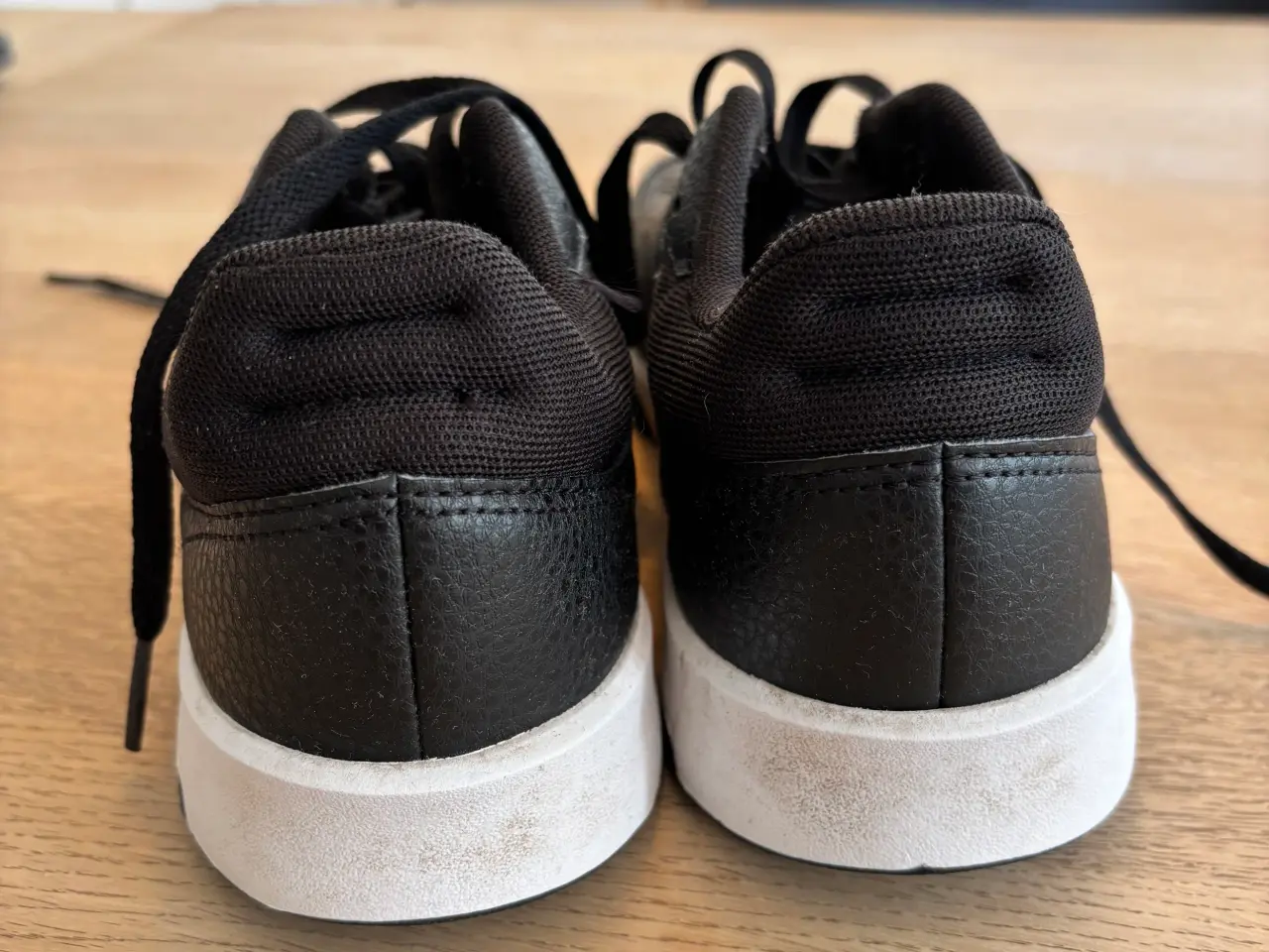 Billede 2 - Adidas lædersko str. 36 2/3