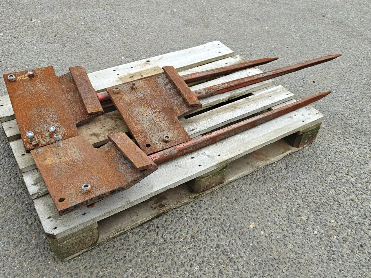 Billede 3 - - - - Halmspyd til montering i skovl