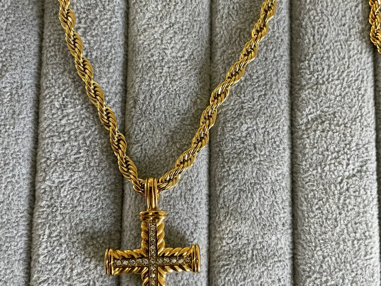 Billede 3 - 5mm 14kt goldfilled rope chain med unikt kors 