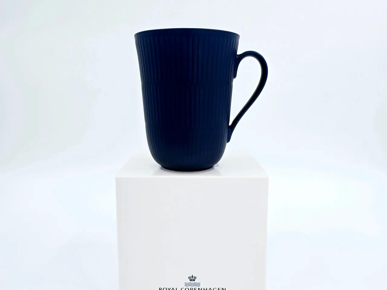 Billede 1 - Royal Copenhagen Blå Riflet Krus nr. 497. sortering 1