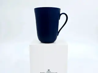 Royal Copenhagen Blå Riflet Krus nr. 497. sortering 1