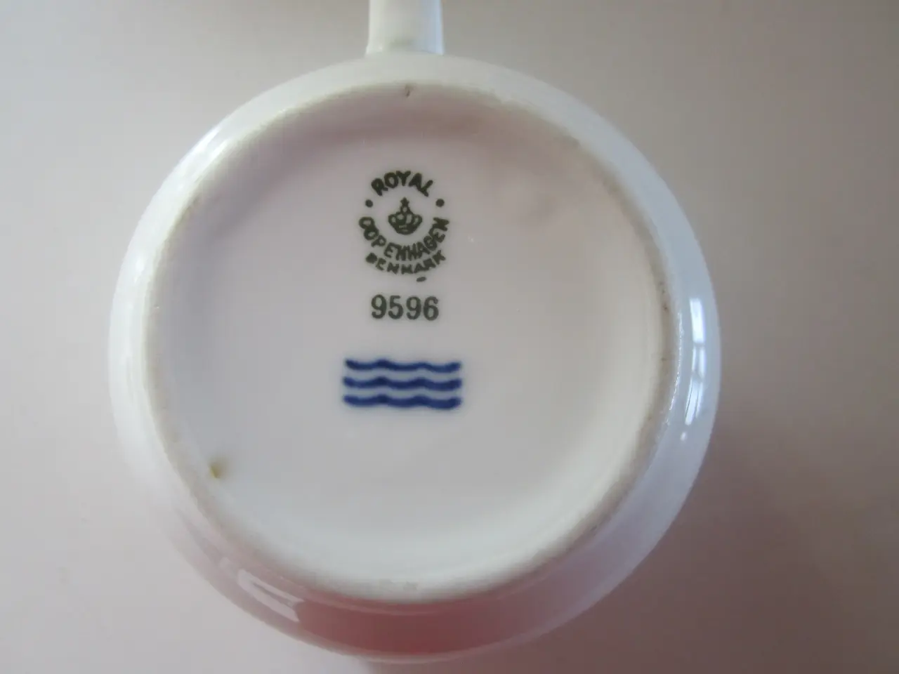 Billede 3 - Royal Copenhagen hvid kop nr. 9596