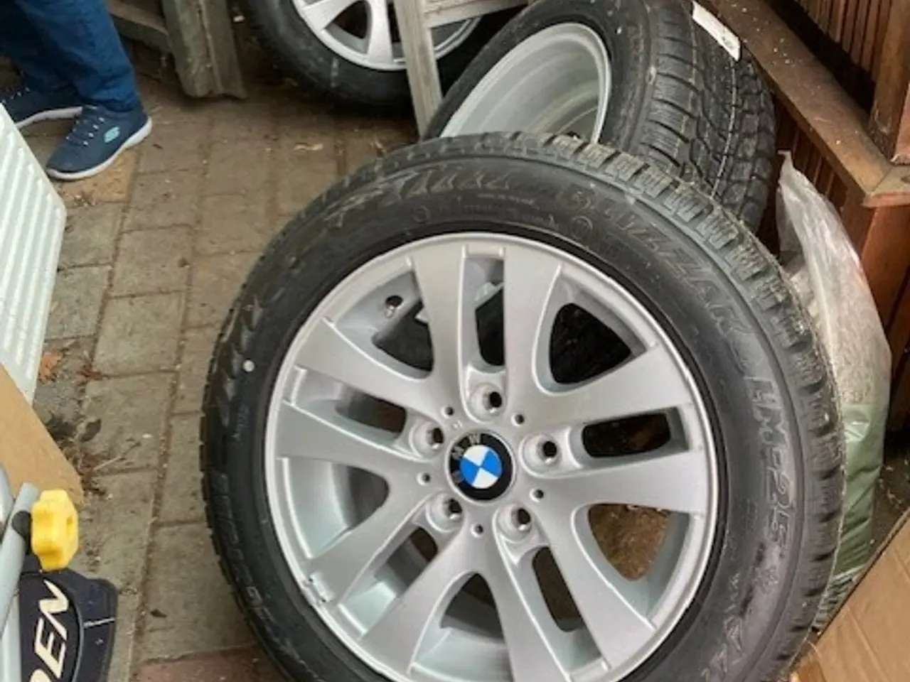 Billede 1 - 4 stk alufælge med vinterdæk passer på BMW E 90