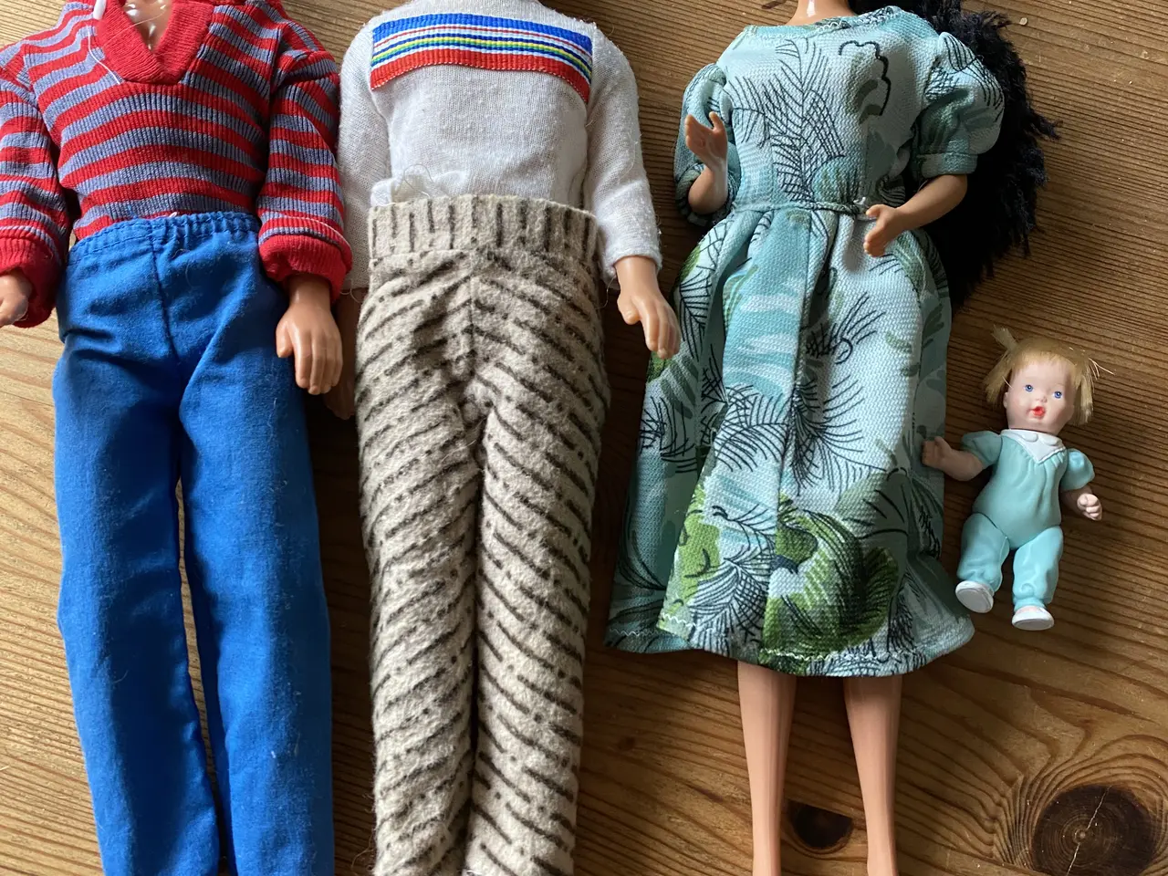 Billede 1 - Diverse Barbie, bamsefamilie og tilbehør