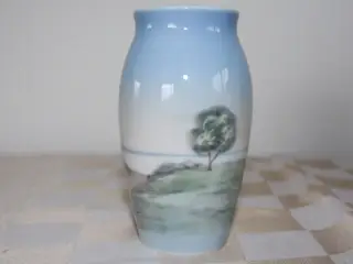 Vase med landskab fra Bing og Grøndahl