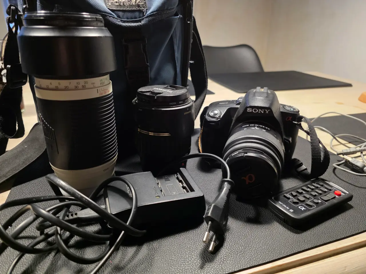 Billede 1 - Sony Alpha kamera + 3 objektiver og tilbehør