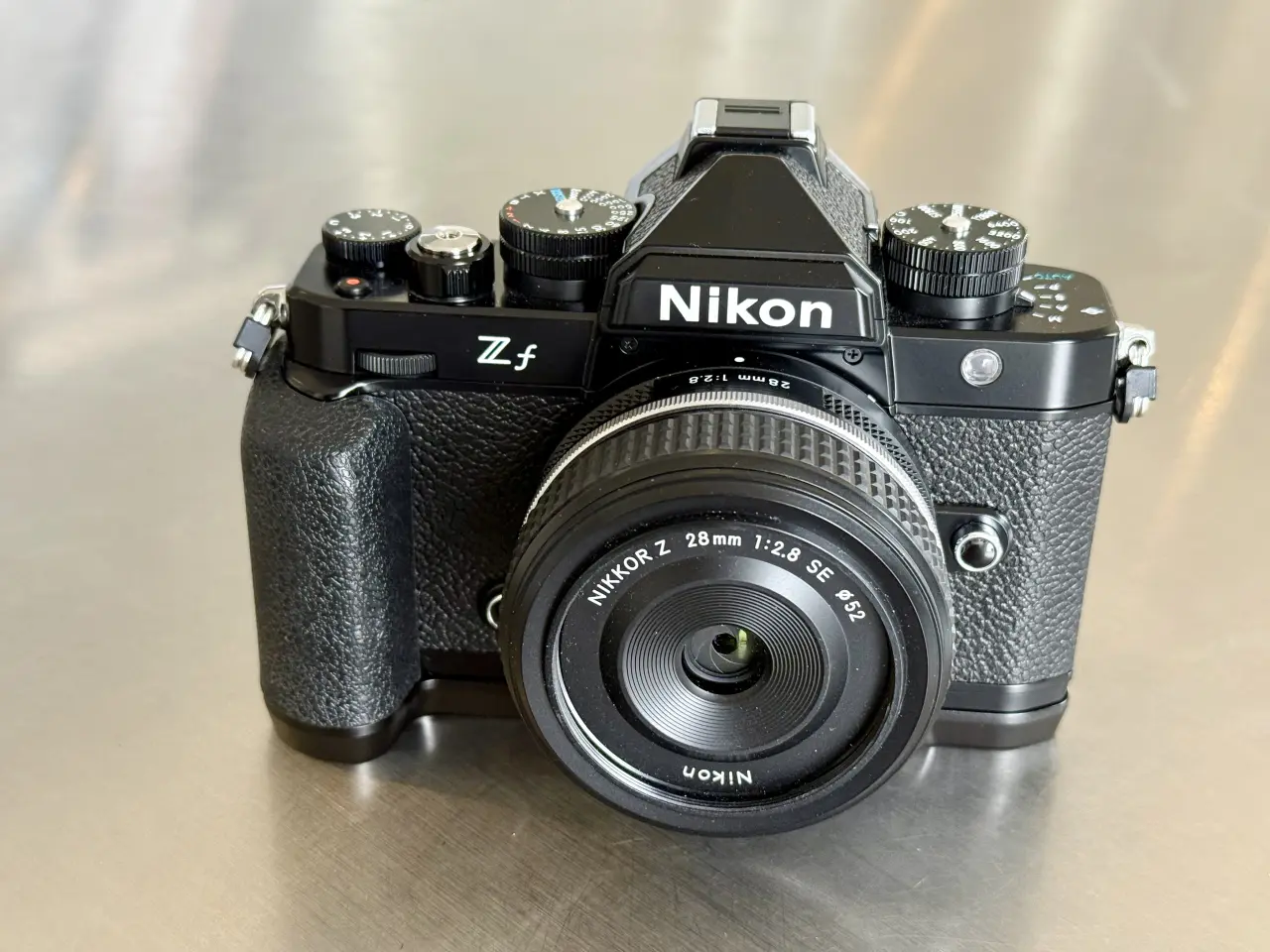 Billede 1 - Nikon Zf med grib og objektiv
