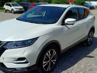 Nissan Qashqai 1,3 Dig-T 140 N-Connecta Van