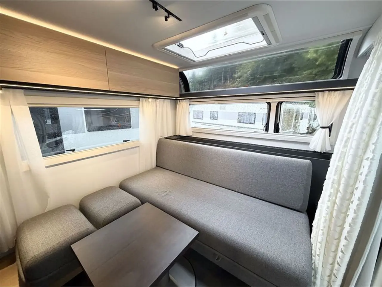 Billede 11 - 2022 - Adria Astella 754 DP Queensbed-Alde-Gulvvarme-El Thule markise