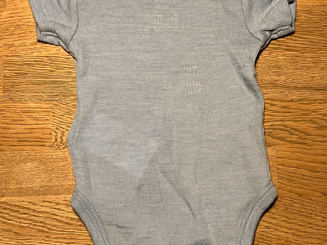 Billede 2 - Lyseblå LUPILU uld bodystocking i str. 50/56