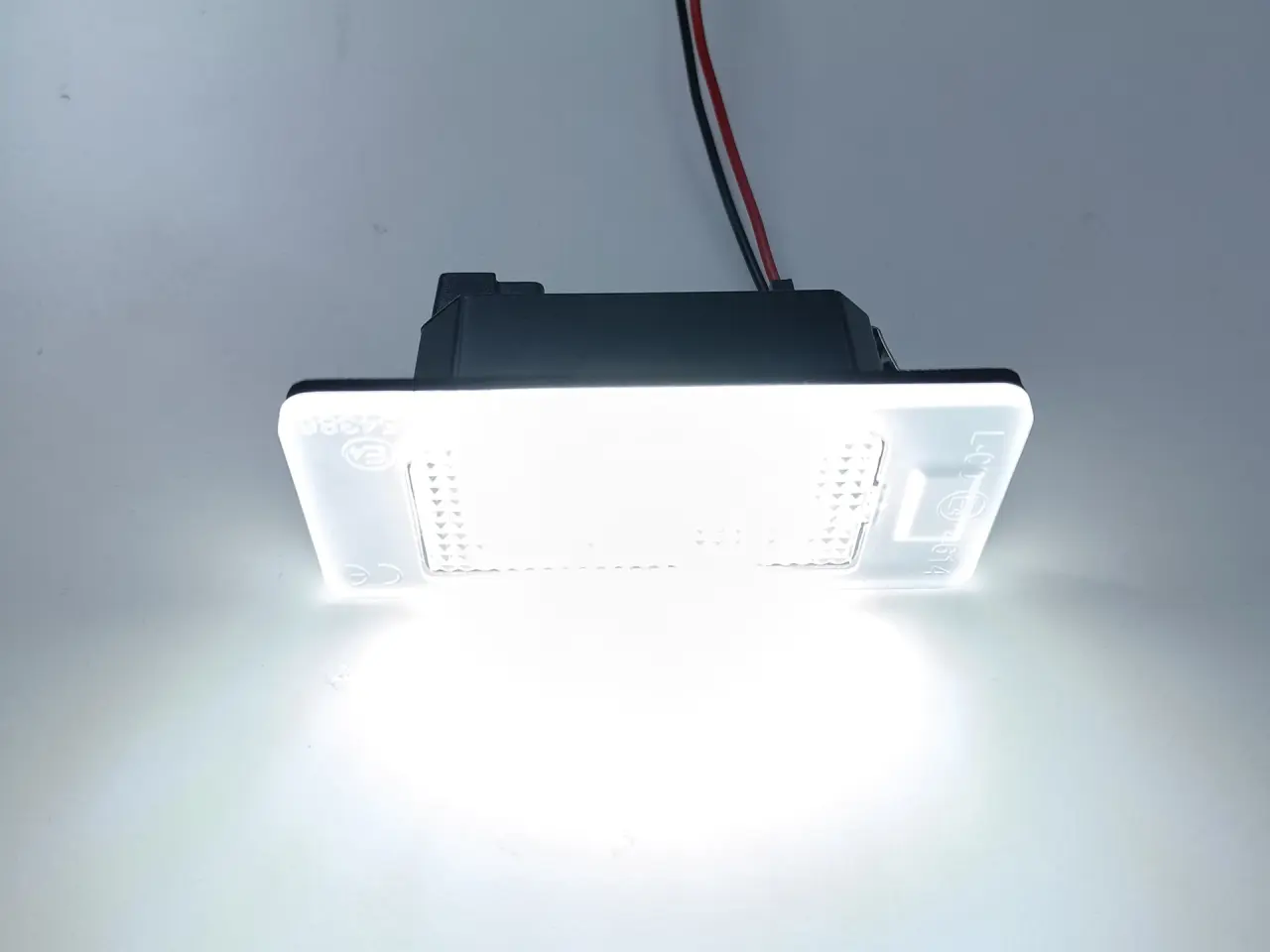 Billede 2 - NY! 36 LED Nummerpladelys Audi / Skoda / Seat / VW