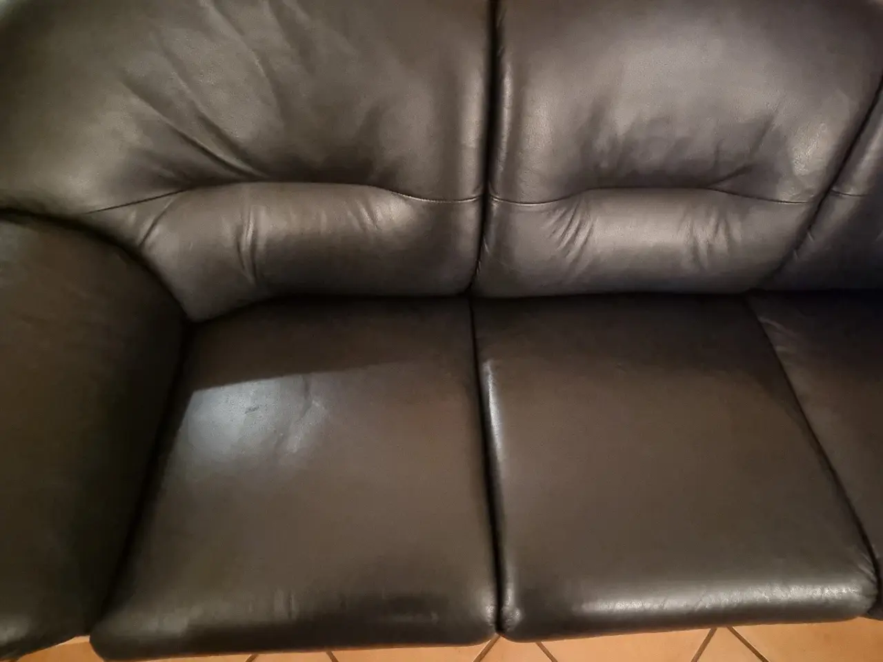 Billede 4 - 3 pers sort lædersofa