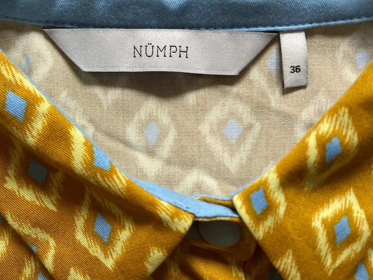 Billede 3 - Nümph skjorte str. 36 – sennepsgul💛 & flot stand
