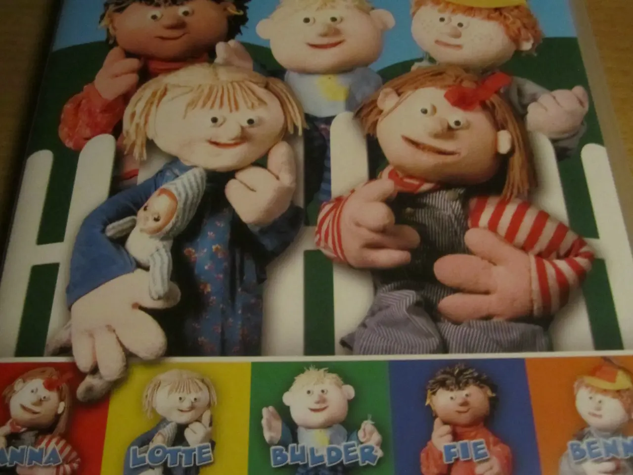 Billede 2 - ANNA og LOTTE og alle Vennerne.