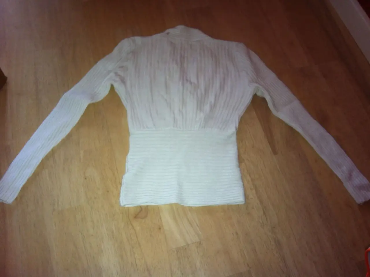 Billede 2 - Hvid top; str.S, 45kr