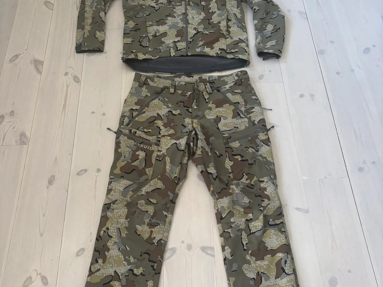 Billede 1 - Kuiu Guide sæt XL/40