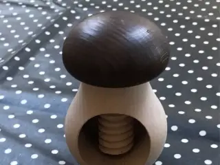Nøddeknækker