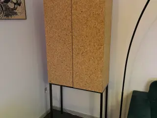 Kork skab vitrineskab ikea