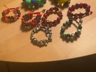 Nye knyttede armbånd