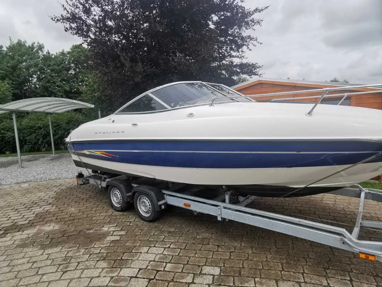 Billede 1 - Bayliner 212 – kraftfuld og sjov speedbåd med V8