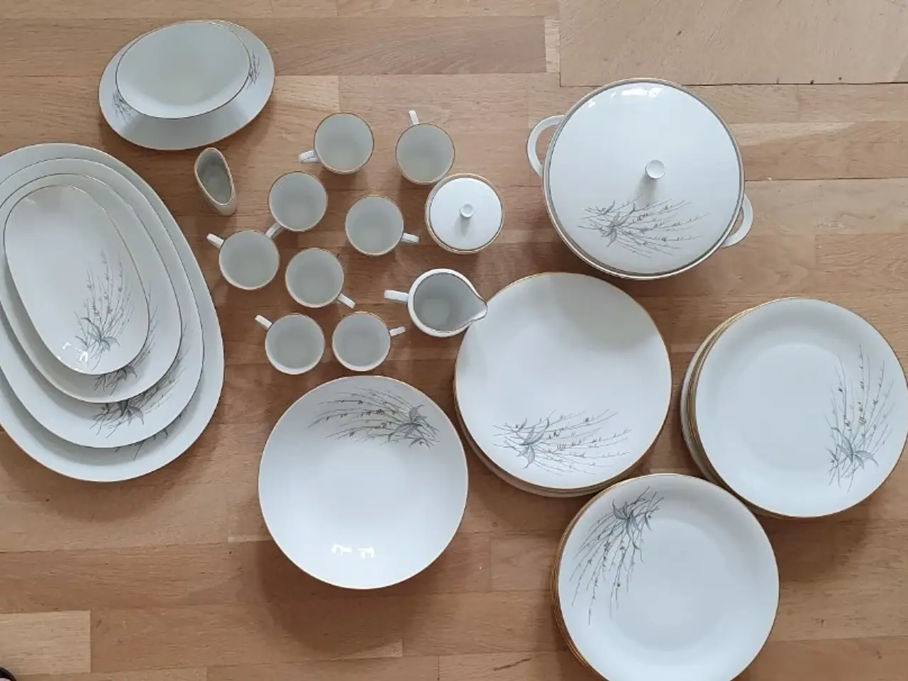 Billede 1 - Porcelæn service	