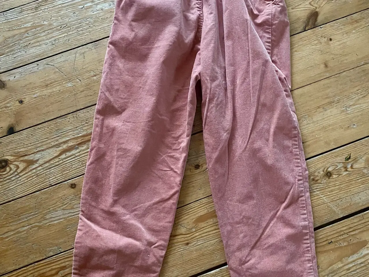 Billede 3 - H&m bukser 140