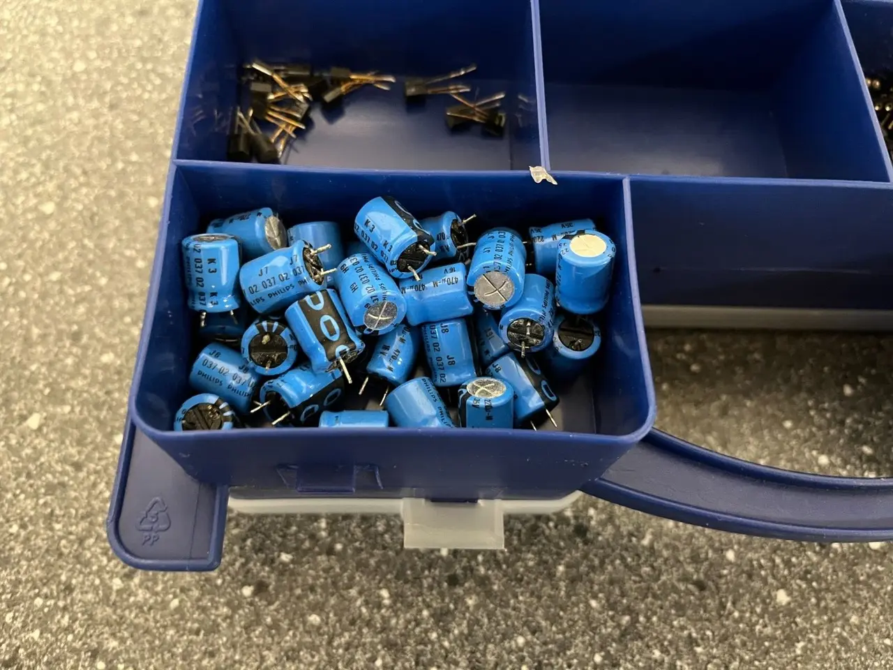 Billede 12 - Double-Sided Organizer Box med blandet Capacitors,