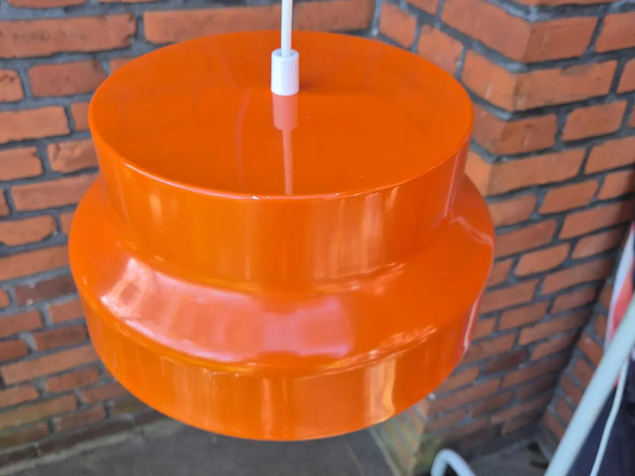 Billede 2 - Fin orange retropendel med flad top