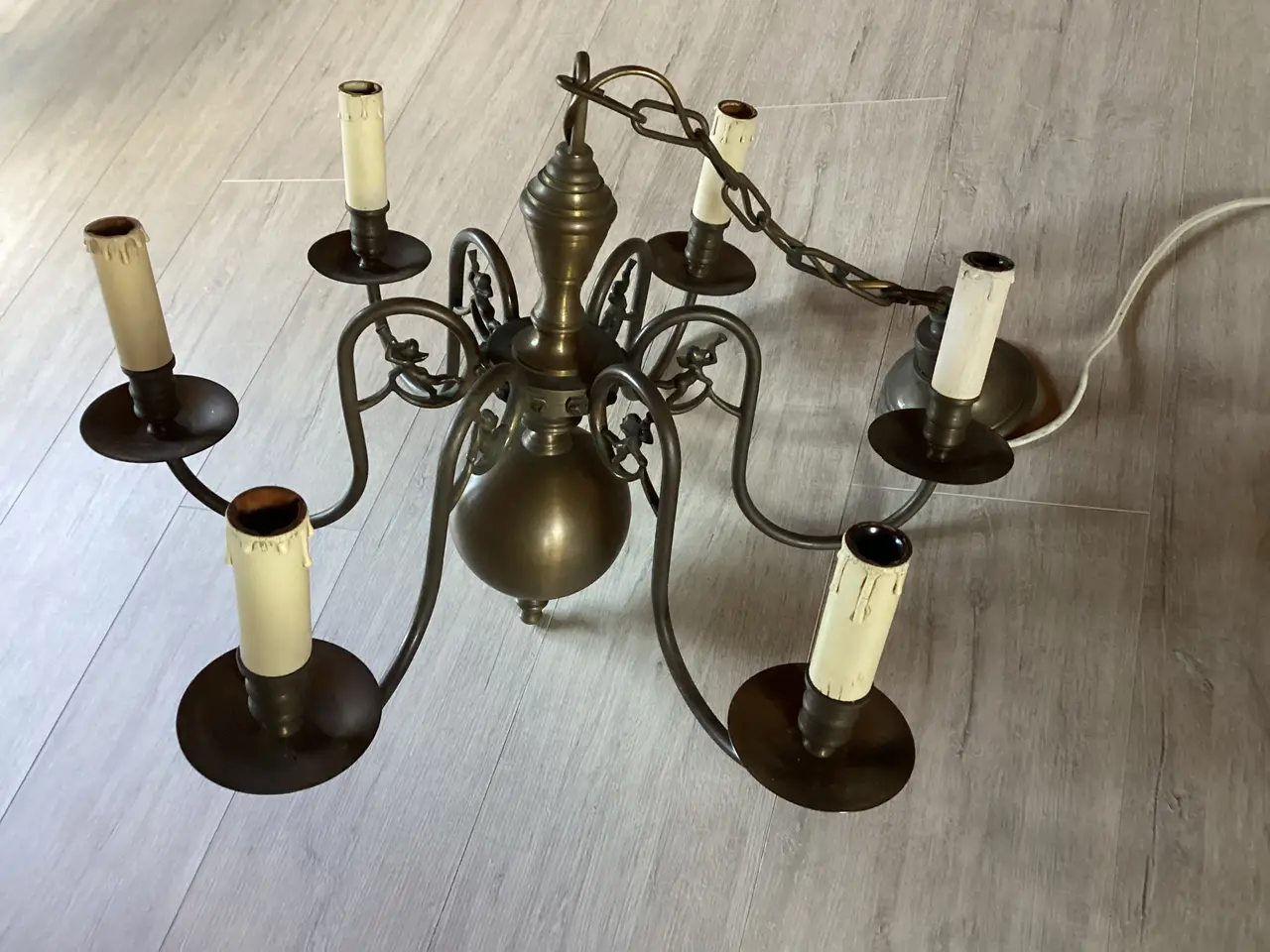 Billede 3 - 6 armet kirkekrone i bruneret messing