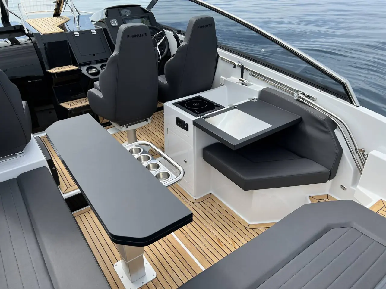 Billede 4 - Finnmaster T8 - Yamaha 300 HK/Udstyr