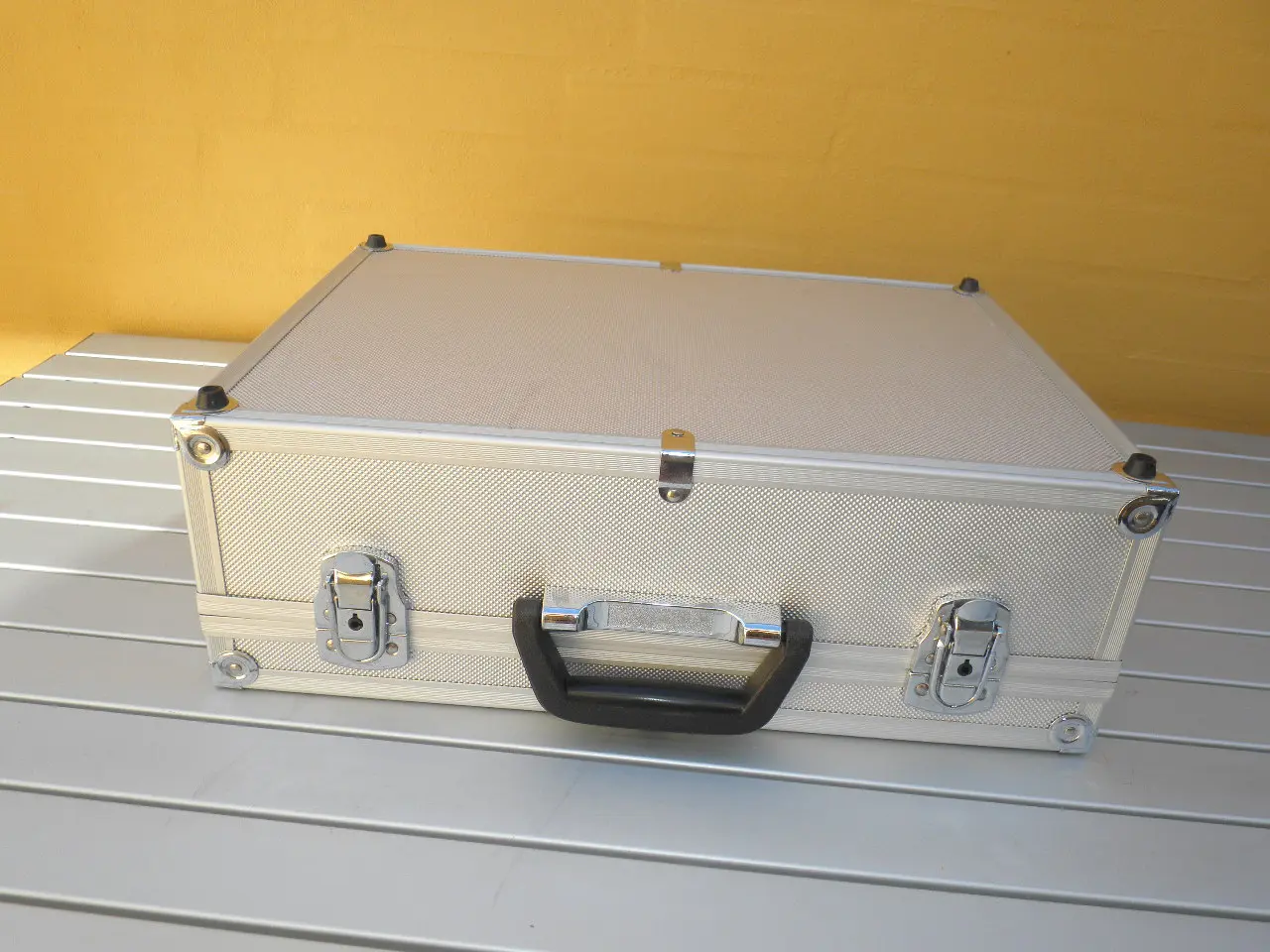 Billede 1 - Aluminiumskuffert - Som ny