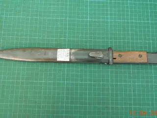 K 98 bajonet nummerens med skede.