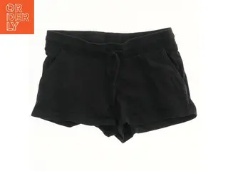 Sort shorts fra H&M (str. 134)