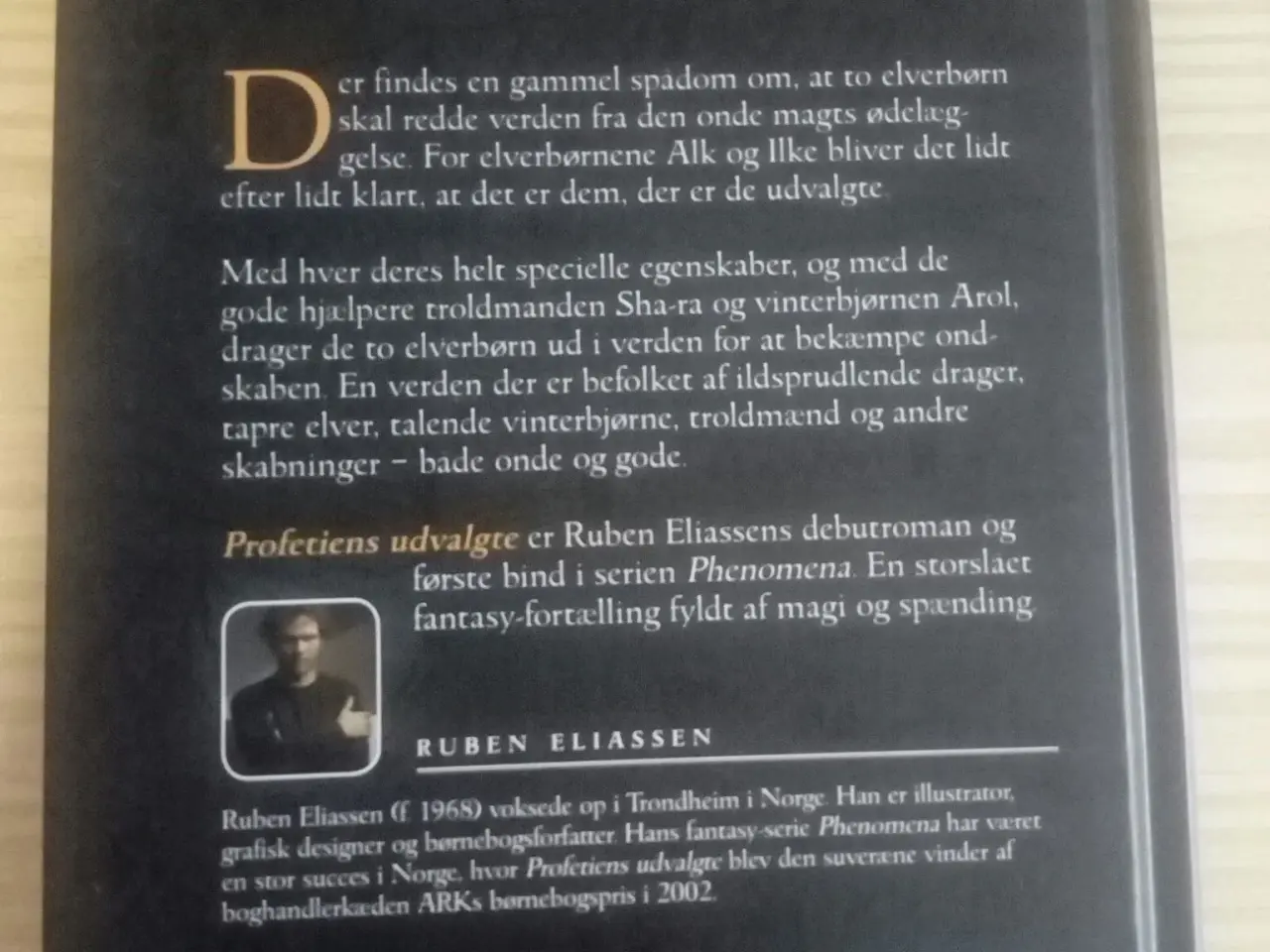 Billede 2 - Profetiens udvalgte" & "Parados' øje"
