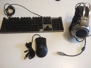 Cepter & Gear4U Gaming Setup – Tastatur, Headset,