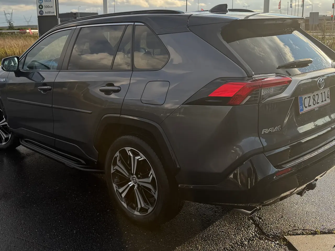 Billede 17 - RAV4 PHEV - 18,3 kWt batteri og 75km på opladning 