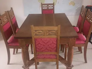 Massiv spisebord og 6 stole