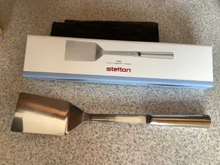 Nyt Stelton serveringspalet i rustfrit stål