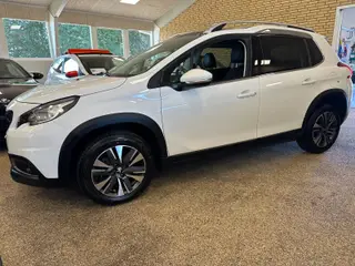 Peugeot 2008 1,2 e-THP 110 Allure Sky