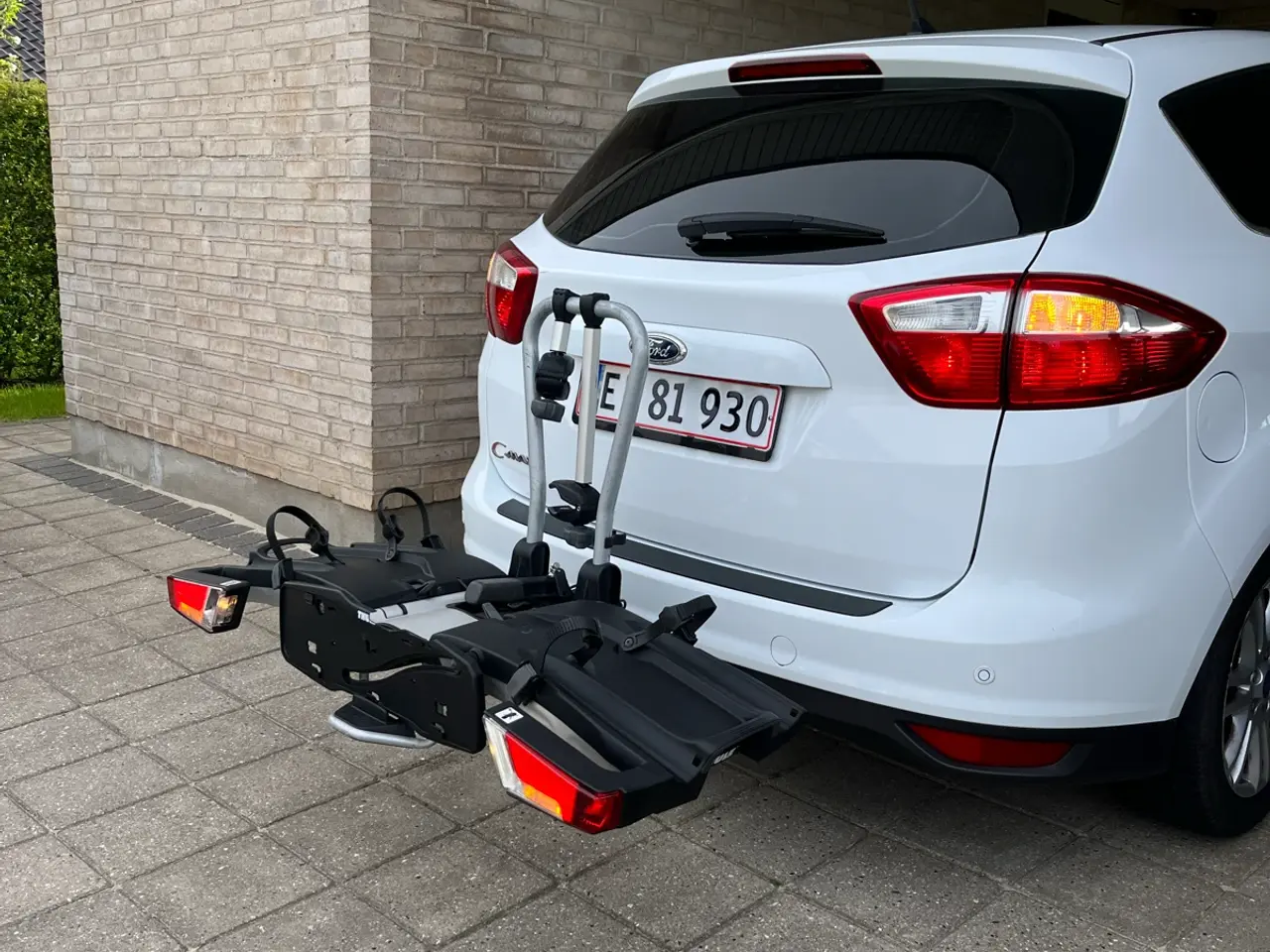 Billede 7 - Thule Easyfold 932 cykelholder til 2 cykler, vippe