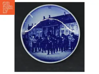Blå og hvid porcelænstallerken med motiv fra Royal Copenhagen (str. Ø 8 cm)