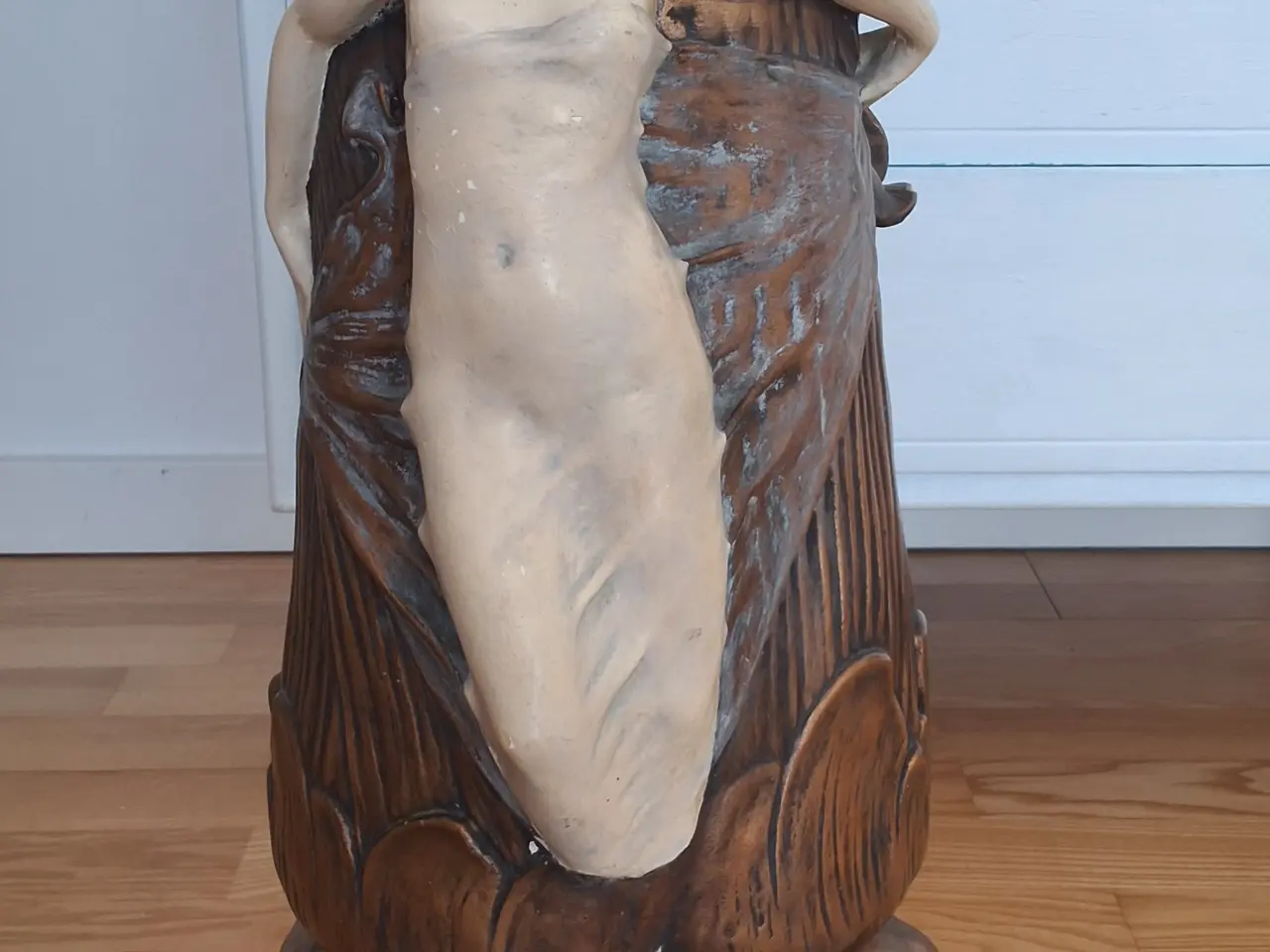 Billede 4 - Smuk, elegant, dekorativ skulpturlampe