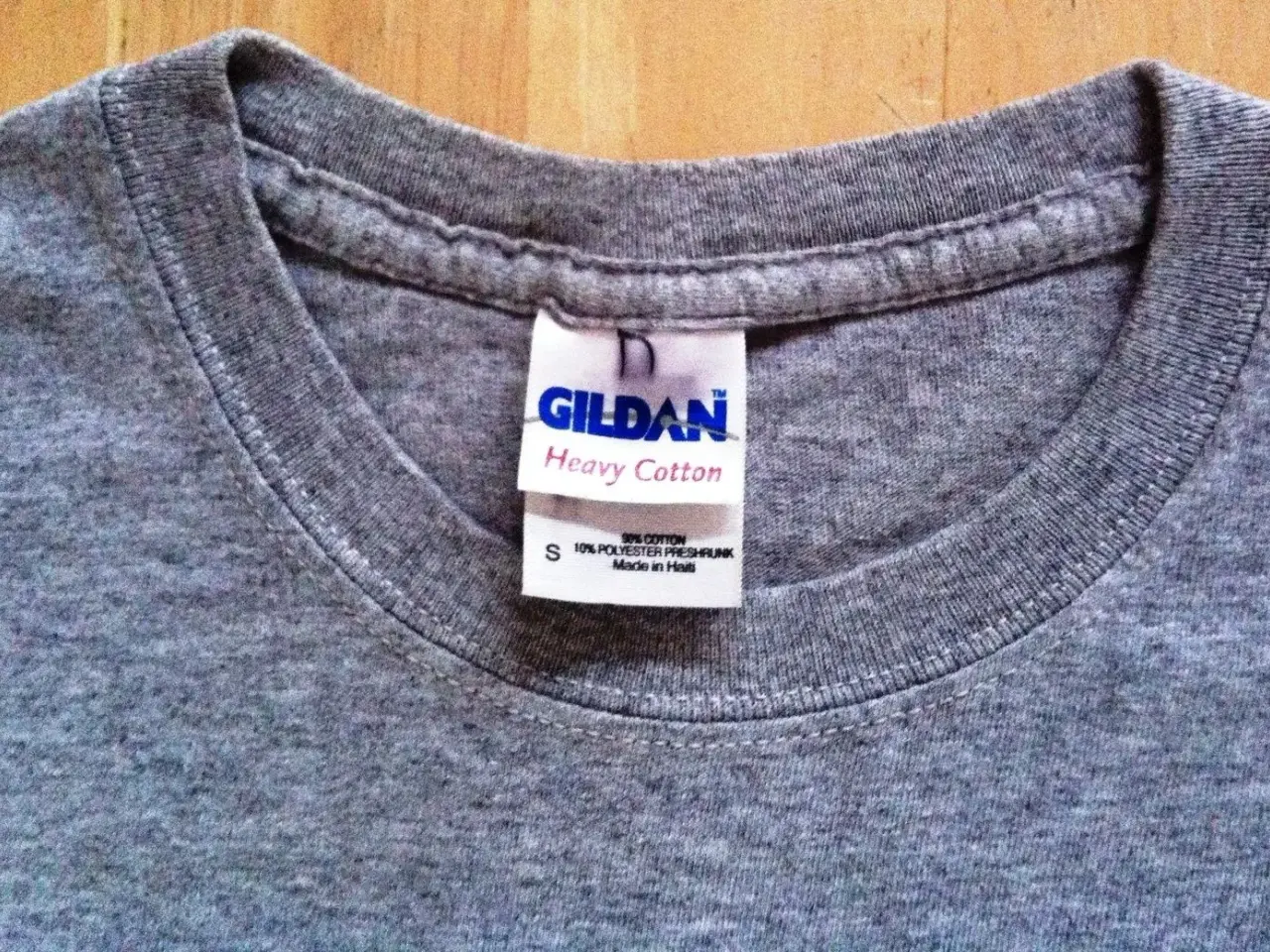 Billede 3 - 2 Gildan T-hirt, Canada, str S, 30kr/stk