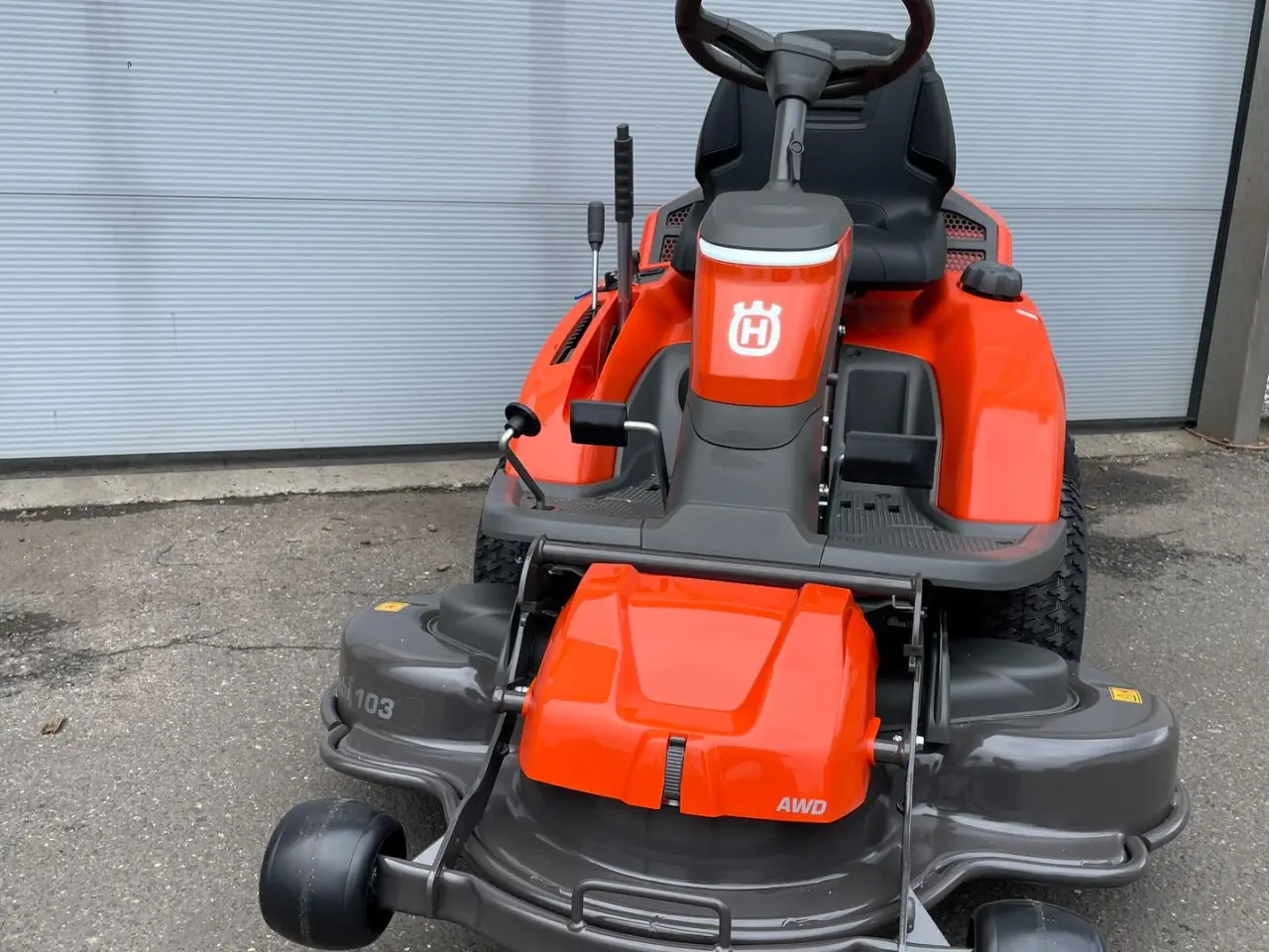 Billede 2 - Husqvarna R216Ts Awd inkl. 103cm klipper - NY MODEL
