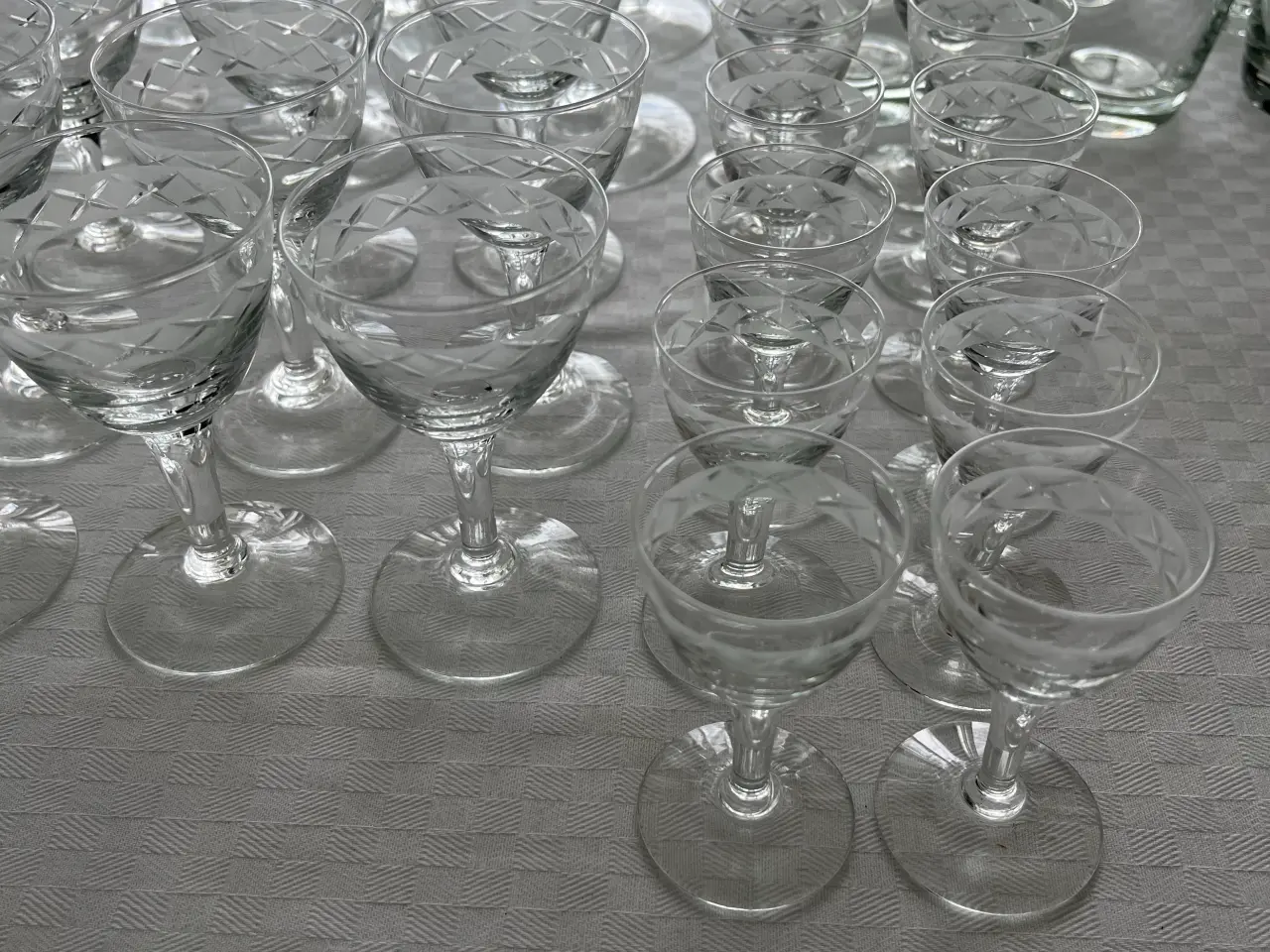 Billede 1 - Vinservice  Holmegård glas Ejby