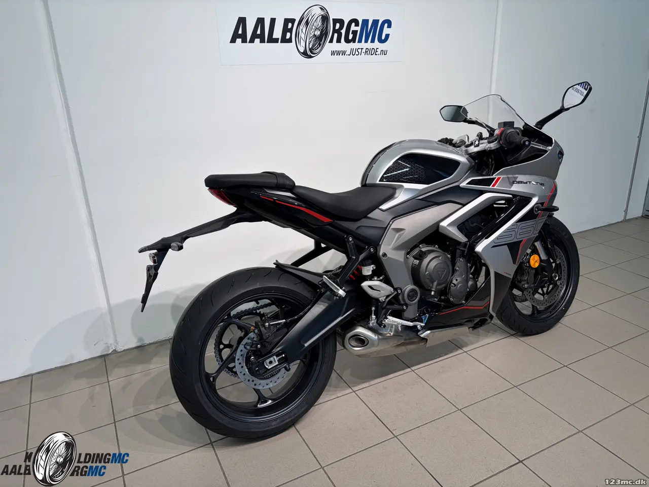 Billede 4 - Triumph Daytona 660 ALUMINIUM SILVER/SAPPHIRE BLACK