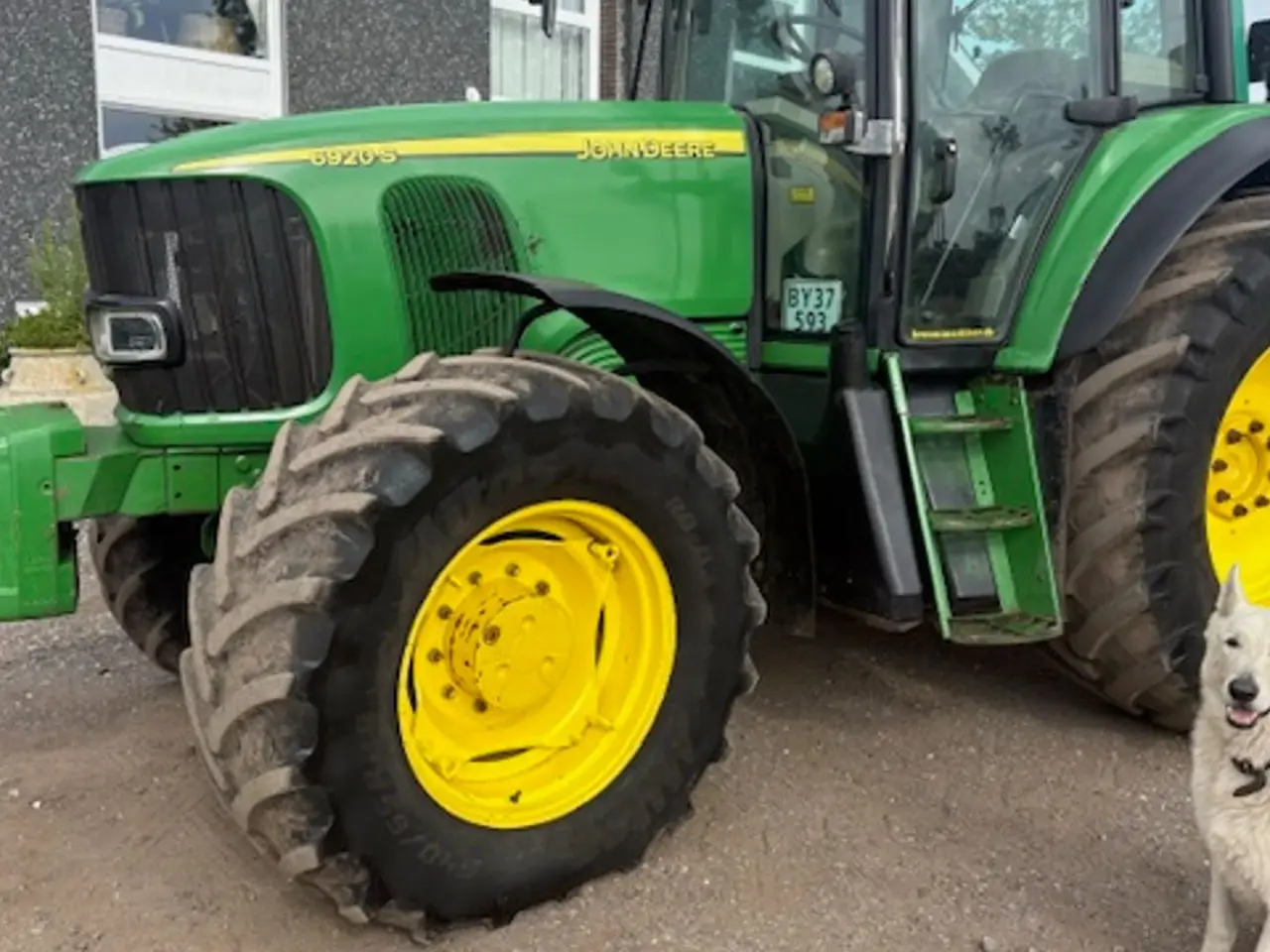 Billede 2 - - - - Traktor udlejes kun 150 kr/time min 4 timer dagligt