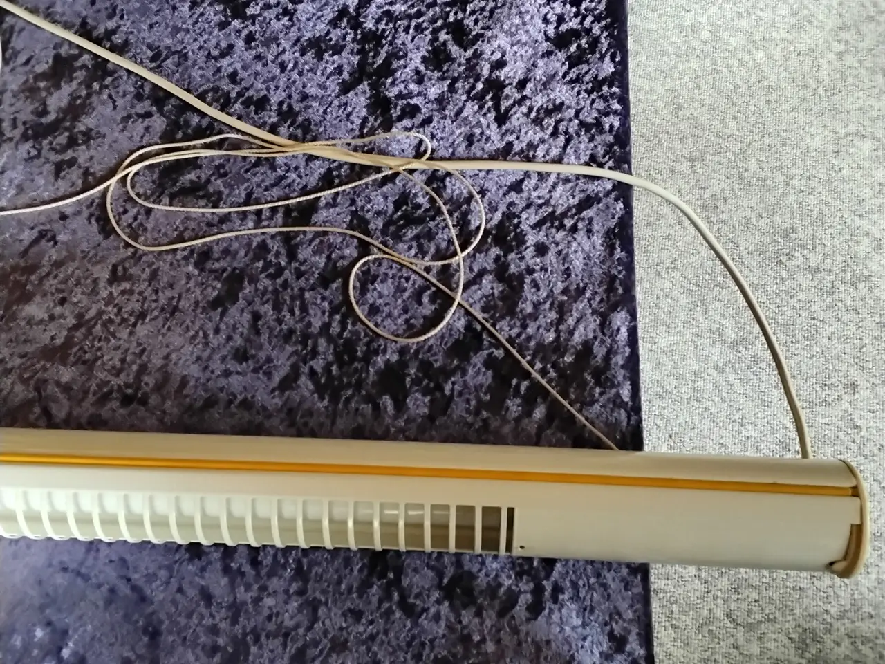 Billede 1 - Retro loftslampe hvid m/org gule bånd på siden