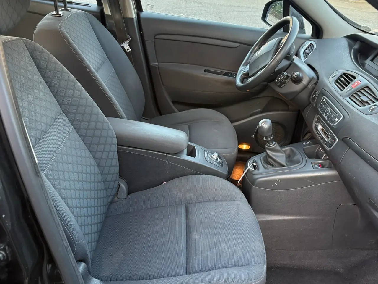 Billede 8 - 🚗 Renault Scénic 1.9 dCi – 130 HK – Årgang 2010 f